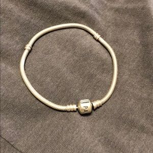 Pandora bracelet. Silver.